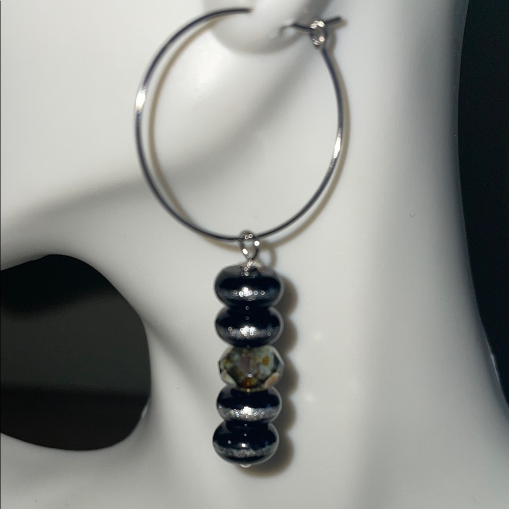 HAND CRAFTED EARRINGS GREY QUARTZ & BLACK/SILVER BEADED WIRE HOOPS Dangles